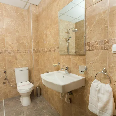 Otel Hotel Central Balchik Balçık