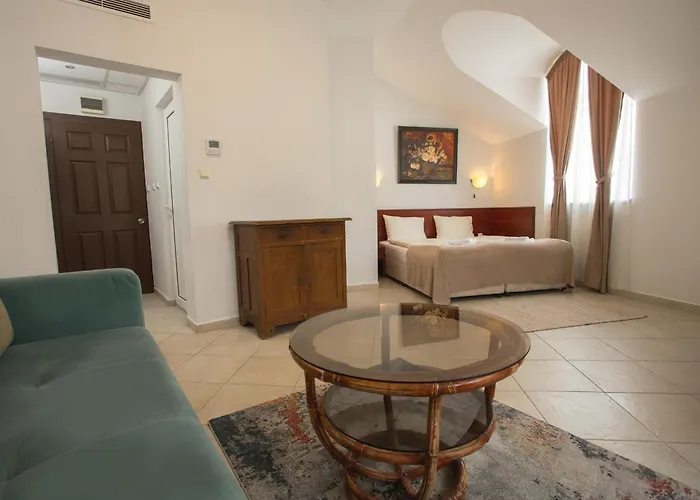 Hotel Central Balchik 2*